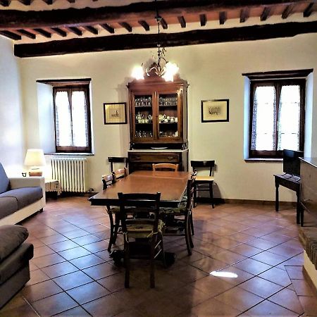 Antica Torre "La Casalta" Apartment Petroio Exterior foto