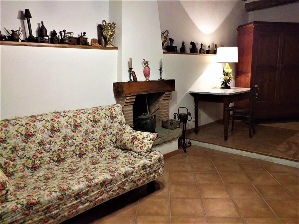 Antica Torre "La Casalta" Apartment Petroio Exterior foto